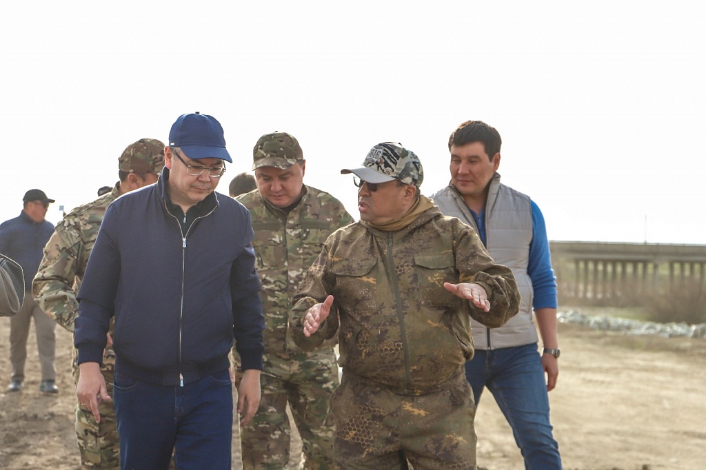 AKIM OF ATYRAU REGION GOT ACQUAINTED WITH THE WORK ON THE CONSTRUCTION OF THE DAM