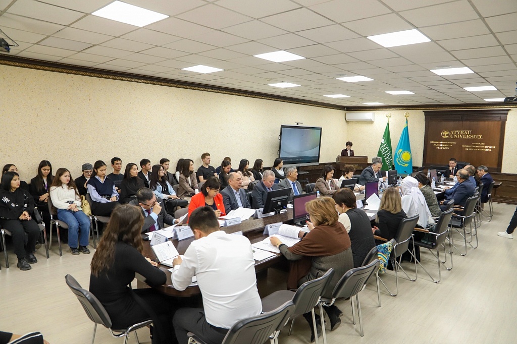 At the university of Kh. Dosmukhamedov held a meeting of the scientific expert group of the Assembly of people of Kazakhstan