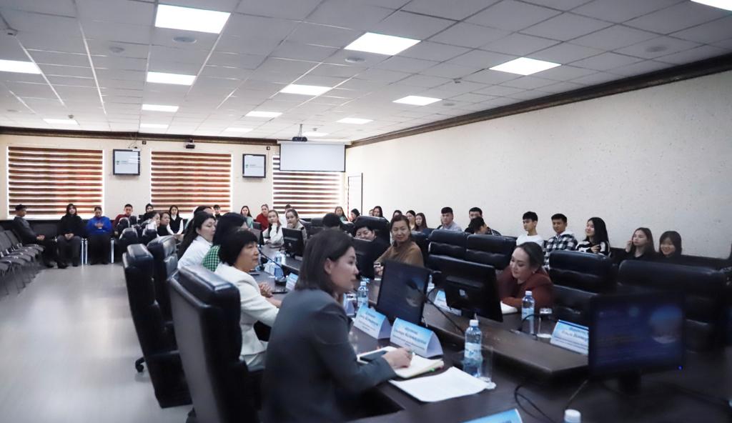 A round table was held at the Faculty of Economics and Law