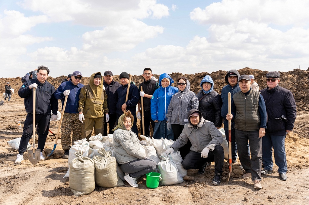 БӨГЕТ ТҰРҒЫЗУ ЖҰМЫСТАРЫ ҚАРҚЫНДЫ ЖҮРІП ЖАТЫР БӨГЕТ ТҰРҒЫЗУ ЖҰМЫСТАРЫ ҚАРҚЫНДЫ ЖҮРІП ЖАТЫР