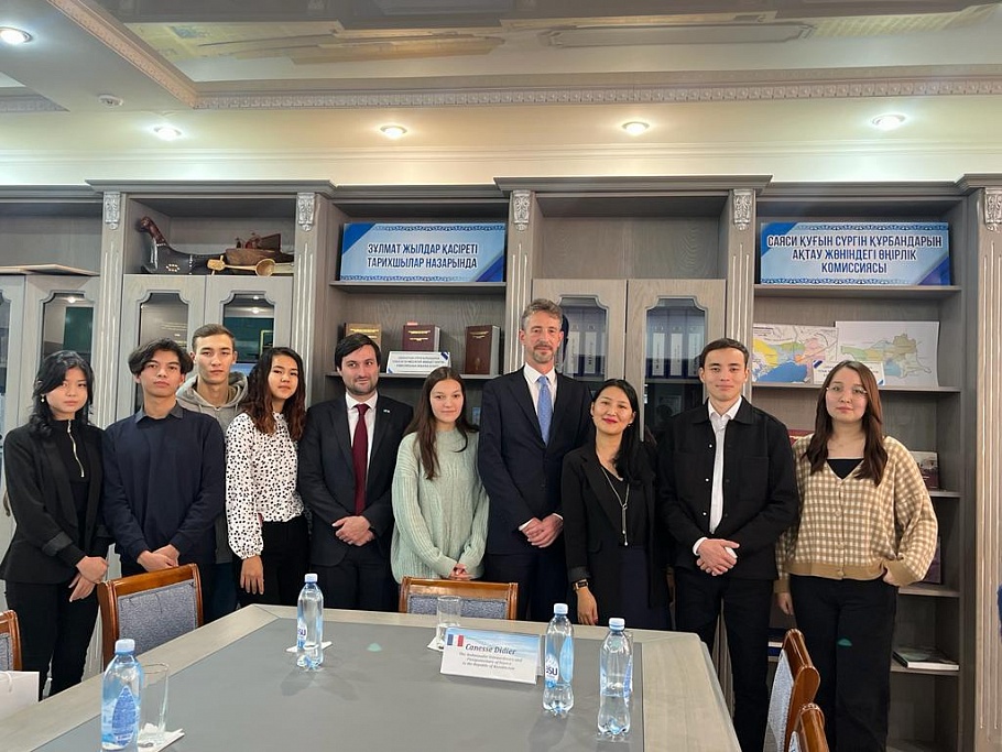 Студенты встретились с представителями посольства Франции