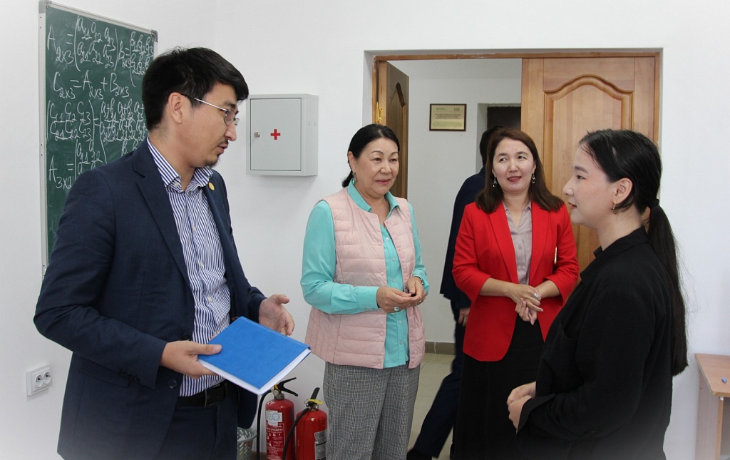35 students of Atyrau university named after Kh.Dosmukhamedov received a vacant educational grant 35 students of Atyrau university named after Kh.Dosmukhamedov received a vacant educational grant
