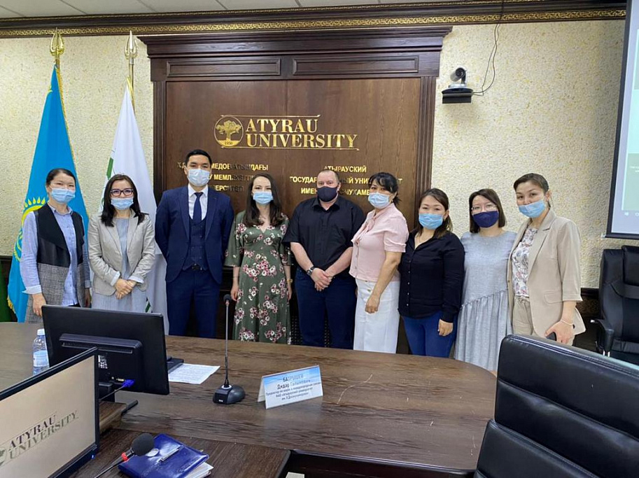 Өзекті ғылыми зерттеулердің жаңа нәтижелері мен өнертабыстарына, сондай-ақ, жаңа технологияларға қызығушылық танытатын ғалымдар, жас мамандар, магистранттар мен студенттердің бейресми қарым-қатынасына арналған пікірталас өтті